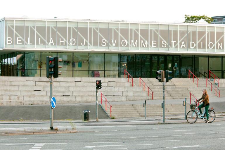 Kommune har brugt 55 mio. på renovering af 12 år gammel skimmelramt svømmehal