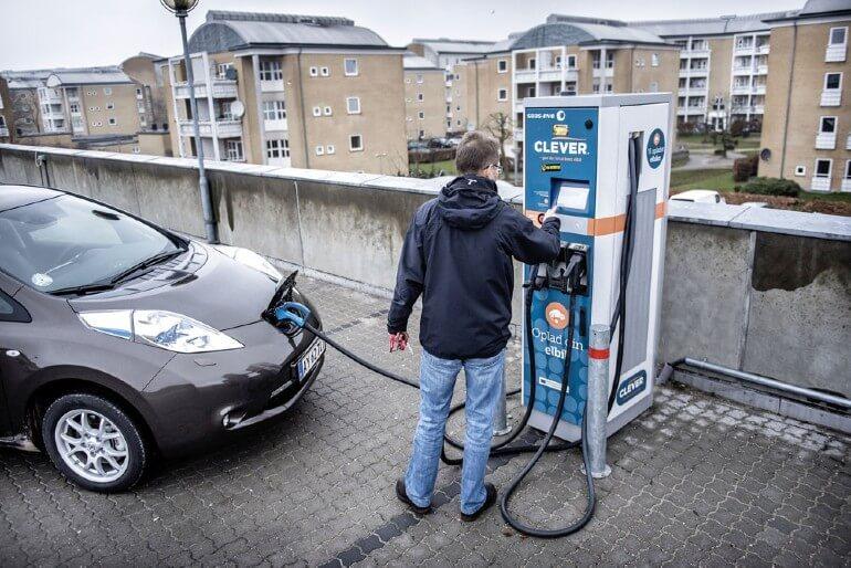 Rekordmange ladestandere til elbiler sat op i august