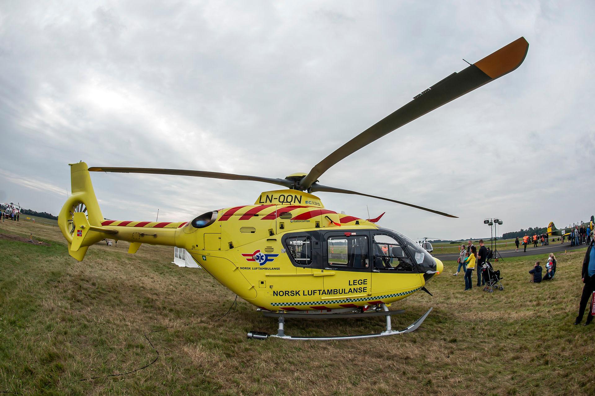 Fire kandidater til at flyve regionernes akutlægehelikoptere