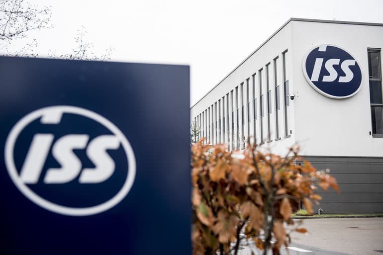 ISS fastholder kunder og skruer op for forventninger til vækst