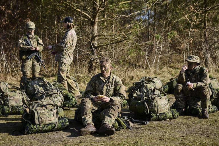 På kasernerne er de slet ikke klar til 11 måneders værnepligt 