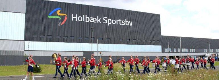 Holbæk har opgjort bod til ti mio. kr. for sportsby-forsinkelse