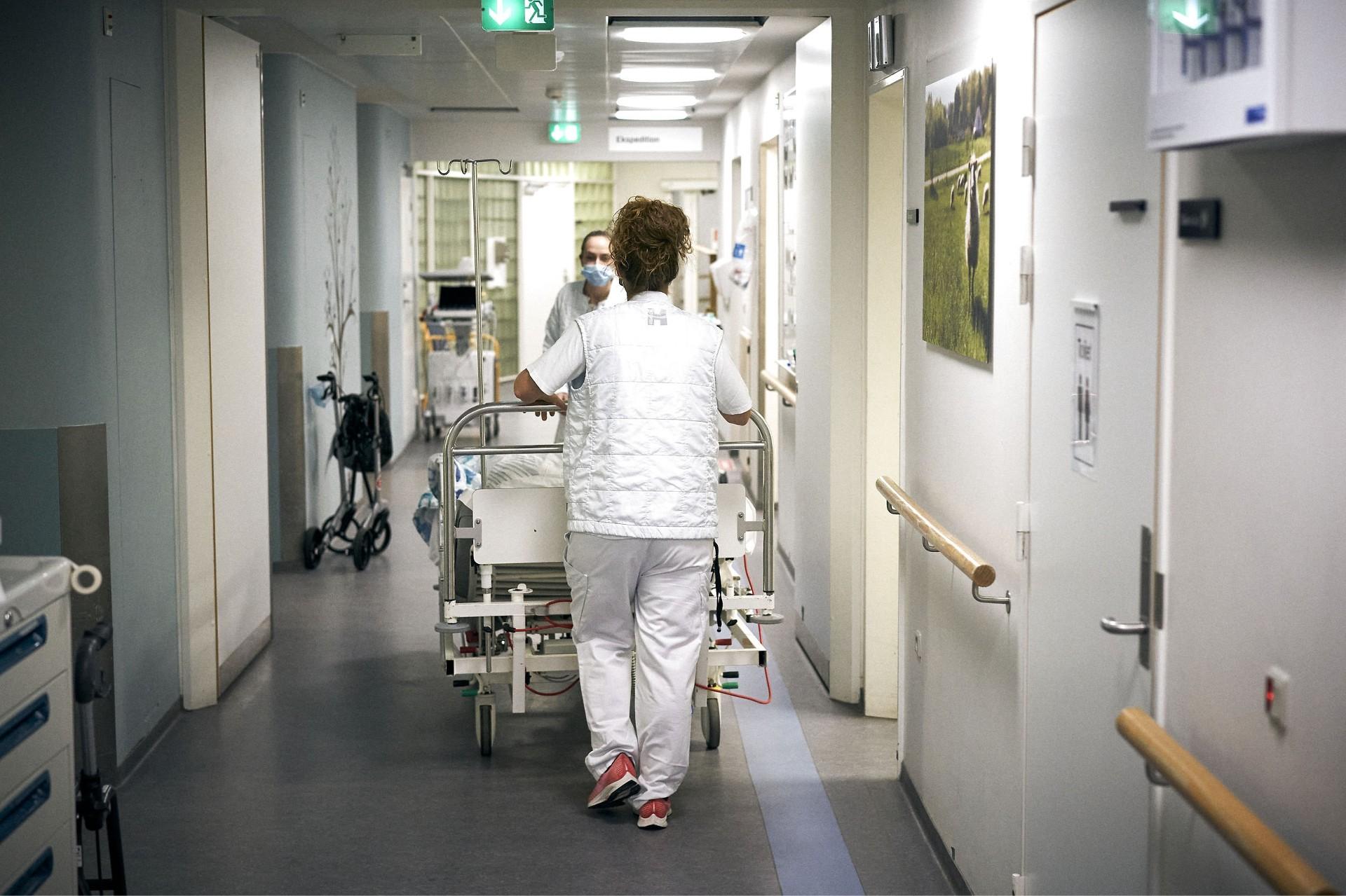 Regeringen vil bruge vikarpenge på fastansatte sygeplejersker