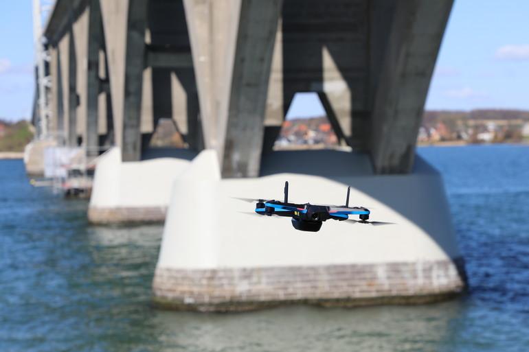 Cowi assisterer Vejdirektoratet med første broinspektion udelukkende med droner